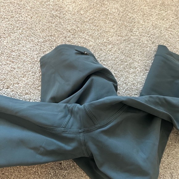 Lululemon Fast and Free Leggings 7/8 - Picture 3 of 6